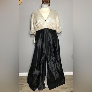 NEW LT Lanting Bridge Ruffle Sleeve Women’s (Not Label Size) Sequin Dress On Top